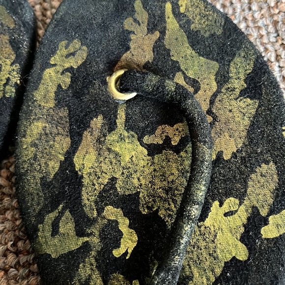 Leather ‘camouflage’ sandals - Picture 3 of 7
